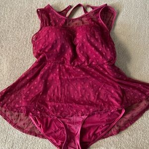 Torrid Wine Red Polka Dot Mesh Swim Dress size 1♥️